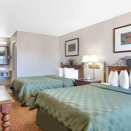Days Inn By Wyndham Kingman East Экстерьер фото